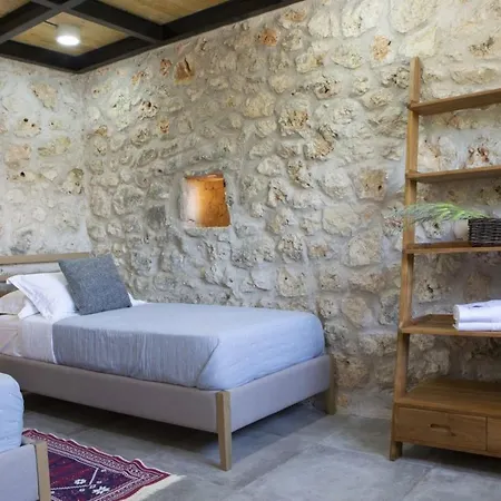 Villa Dell Mar Stone House *