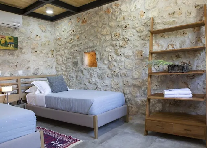 Villa Dell Mar Stone House *