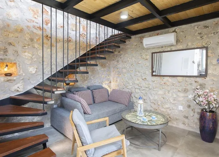 Dell Mar Stone House