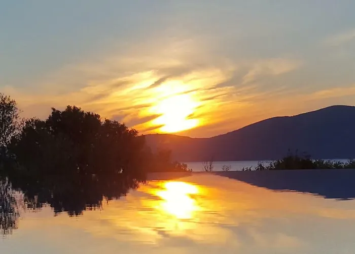 Dell Mar Stone House * Evgiros