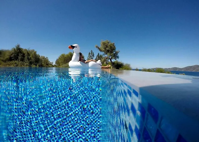 Dell Mar Stone House