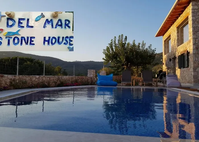 Dell Mar Stone House Villa *